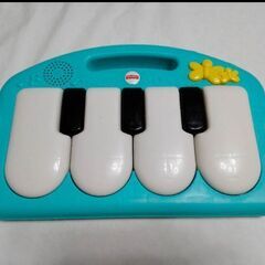 【受付停止中】ピアノ型　音楽の鳴るおもちゃ