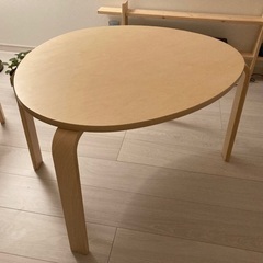 新品　IKEA スヴァルスタ 小サイズ テーブル  木製