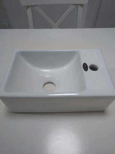 新品♪ 単水栓用 洗面ボウル 陶器手洗い鉢 壁付け/置き型 定価14,300円の品です!