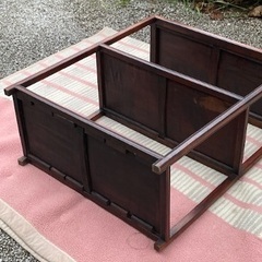 ◎お値下げしました‼️ 逸品 李朝様式 古い朝鮮棚 飾り棚 無垢材 韓国 伝統工芸 四方棚和モダン柳宗悦河井寛次郎北海道松本民芸コレクター所蔵品 です。