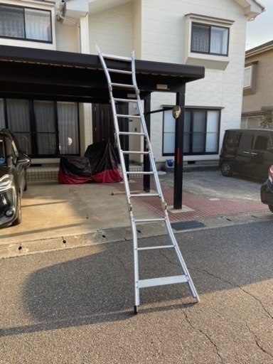 【終了しました】大脚立。 カーポートに登れて軽四に積載可。大幅値下げしました。