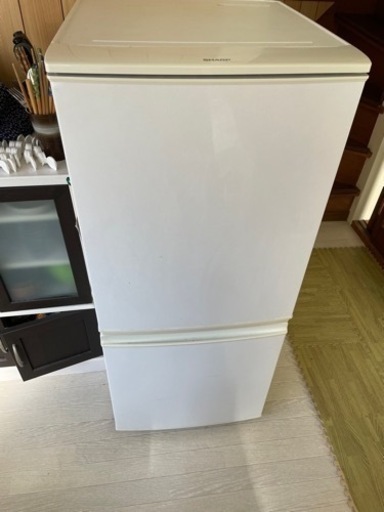 SHARP冷蔵庫2015年式 137L 8/30-9/1引き取り希望