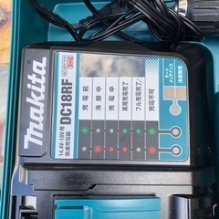 マキタ　充電式振動ドライバドリル＋充電式ランタン付ラジオ