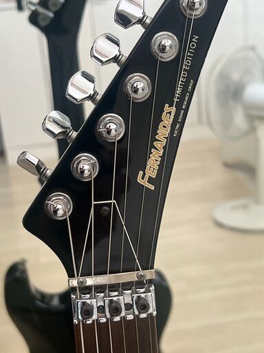 FERNANDES エレキギター ストラトタイプ 改造済み