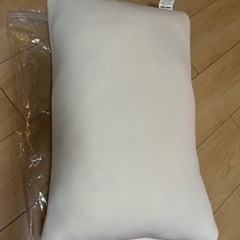 ニトリ　枕　未使用　(低反発　枕)