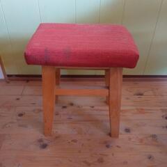 かわいい木製椅子　赤