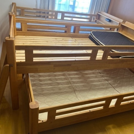 三段ベッド