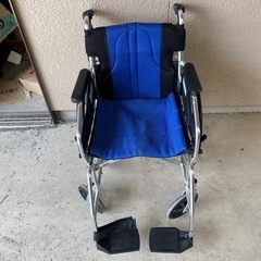 KADOKURA  ブルーがおしゃれな軽量車椅子　値下げ