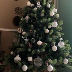 取引中です！クリスマスツリー180センチ、オーナメント付き！の画像