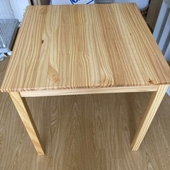 木テーブル