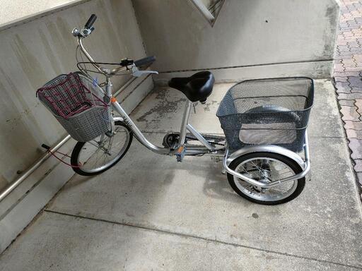 大人用三輪自転車です。