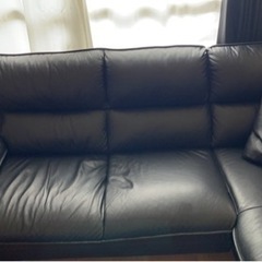 11月中旬頃まで。最終値下げしました‼️ニトリ本革カウチソファ黒