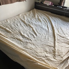 シングルベッドを２つ合わせたサイズのマットレスカバー