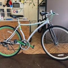 【700×28c】6段変速　クロスバイク　ホワイト×グリーン 700×28c】6段変速 クロスバイク ホワイト×グリーン