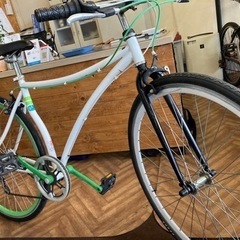 700×28c】6段変速 クロスバイク ホワイト×グリーン