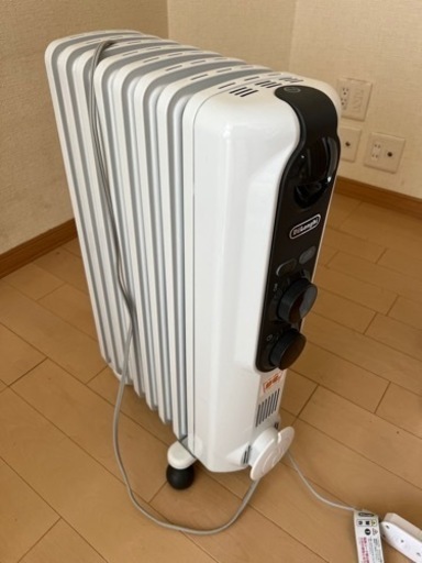 値下げ！美品！デロンギ オイルヒーター RHJ35M0812-DG