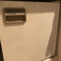 【8/20取引希望】小型冷蔵庫　冷凍部分付