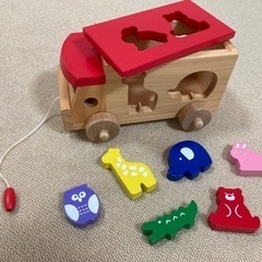 木製玩具　車　動物パズルの画像