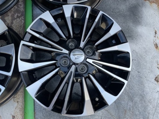 【美品】ダイハツ純正 15インチ アルミホイール LA650S タントRS用 4.5J+45 PCD100 4穴 4本セット - 車のパーツ