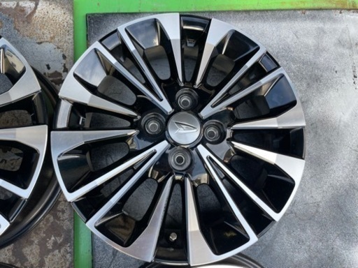 【美品】ダイハツ純正 15インチ アルミホイール LA650S タントRS用 4.5J+45 PCD100 4穴 4本セット - 売ります・あげます