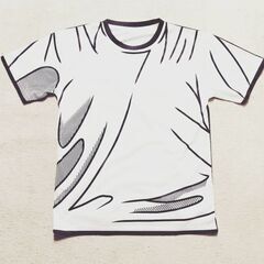 【ネット決済・配送可】【新品】漫画の白シャツみたいなTシャツ