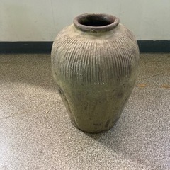 茶色い壺(多分ザーサイの壺)
