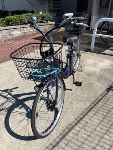 電動自転車　後ろかご、空気入れ、ロック付き