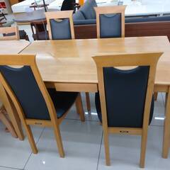 【IDC大塚家具/ダイニング5点セット/ダイニングセット/リビングテーブル/木製/黒革/高級感】