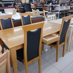 【IDC大塚家具/ダイニング5点セット/ダイニングセット/リビングテーブル/木製/黒革/高級感】