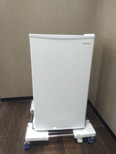 訳あり•未使用】22年式 アイリスオーヤマ冷蔵庫93L - キッチン家電