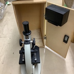 顕微鏡 木箱入 管F220820GK (ベストバイ 静岡県袋井市)