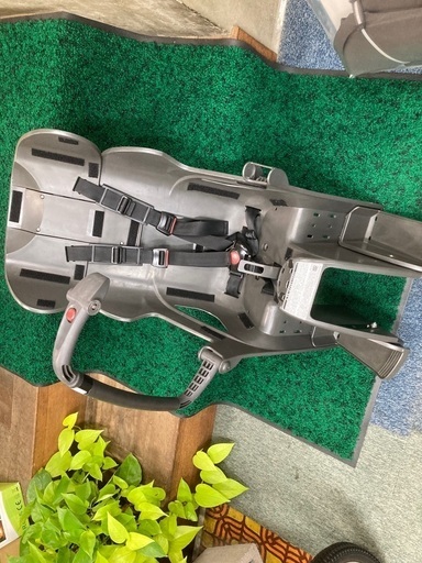 中古品ブリヂストン ビッケ専用リヤチャイルドシート ダークグレー＆新品未使用リヤチャイルドシ－トクッション（ダークブラウン）