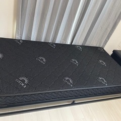 ベッドとベッドフレーム【最終値下げ】引き取りがいなかったら処分します。