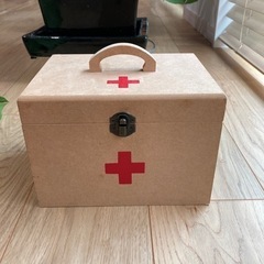 【中古】木製（MDF製）救急箱