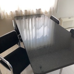 8/28までの出品です　食卓テーブルセット　ダイニングテーブル　キャスター付椅子４脚