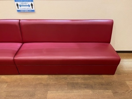 【泡瀬】赤いソファー綺麗な状態です10,000円