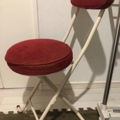 赤　スチール椅子