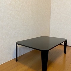 黒の折りたたみローテーブル