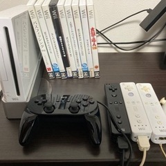 Wii本体、リモコン3つ、ソフト9つ