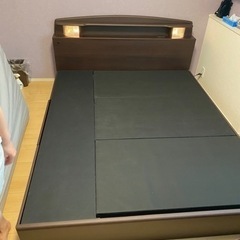 ベットフレーム クイーンサイズ