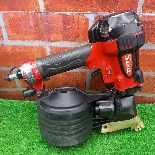 ★マキタ makita 高圧エア釘打 AN711H 下地 鋼板 コンクリート 品確法N釘 CN釘対応★ makita マキタ 75mm 高圧エア釘打 赤 ワイヤ75mm シート65mm 本体のみ