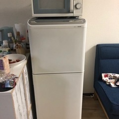 2ドア冷蔵庫137L  B品 ¥2000円差し上げます