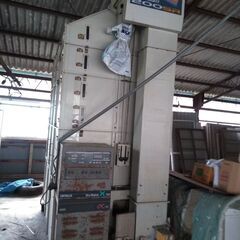 専業農家が使っていた、2トンまで使える米穀乾燥機です。