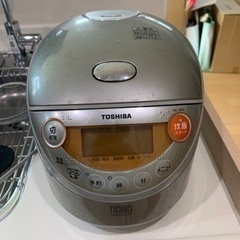 炊飯器　Toshiba RC-6RX  容量 0.63L炊き　約...