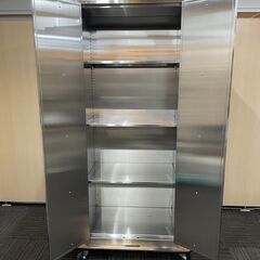 ステンレス 保管庫　扉付　可動式棚板3枚　鍵2本付