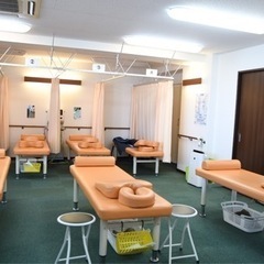 整骨院治療ベッドなどかなりお安くお譲りします