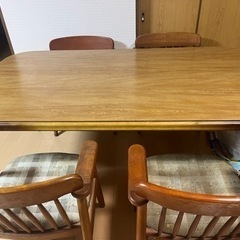 4人掛けテーブル、椅子×4