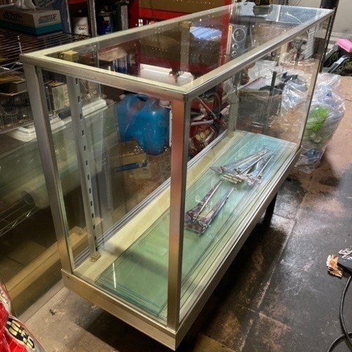 ガラスショーケース　高93cm×横121cm×奥行き39cm