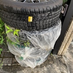 スタッドレスタイヤ 215/60R/17