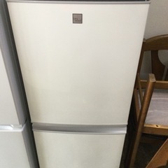SHARP　2ドア冷蔵庫　どっちもドア　136L　　2019年製...
